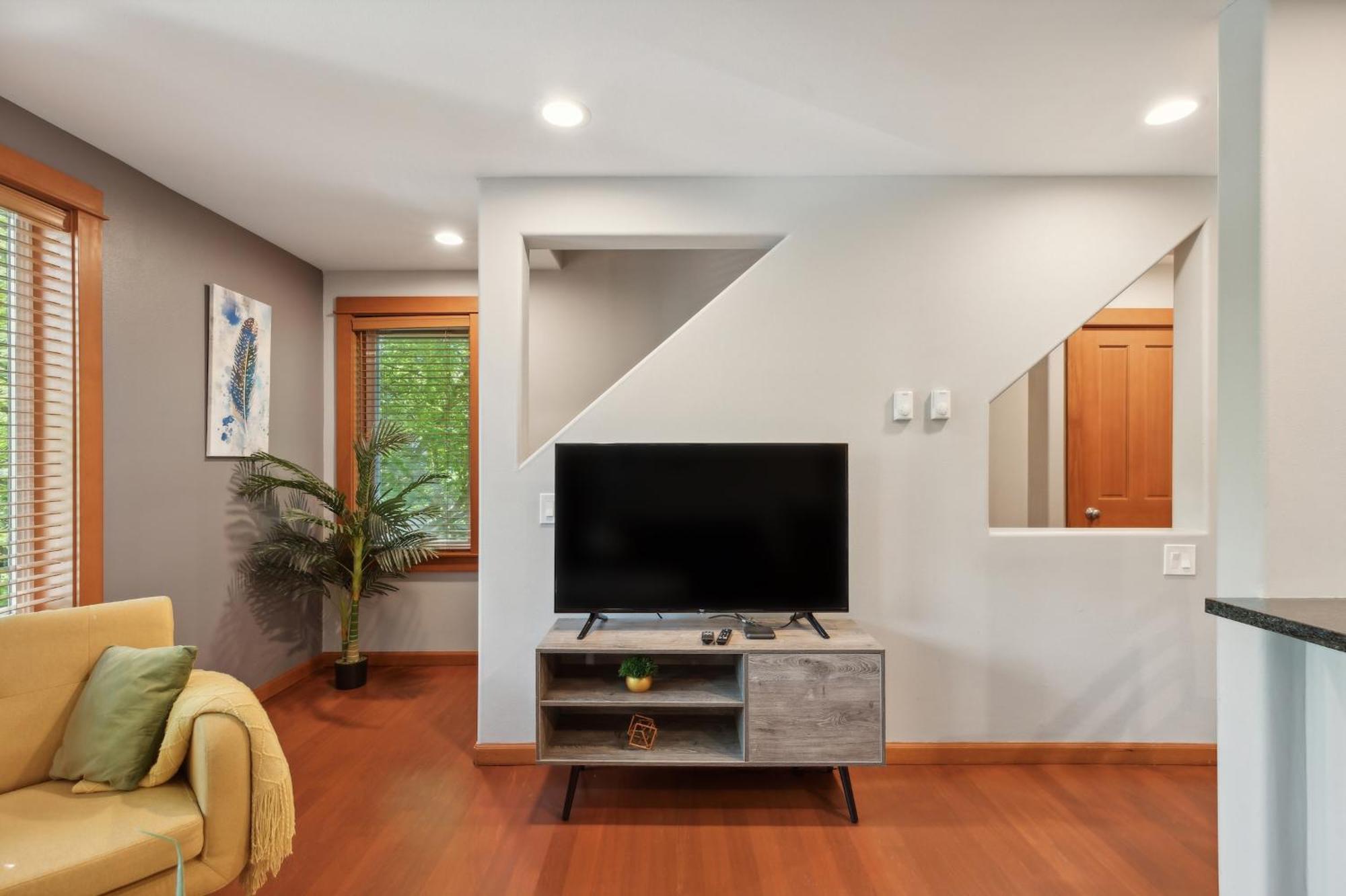 Appartement Charming 2br Townhouse Near