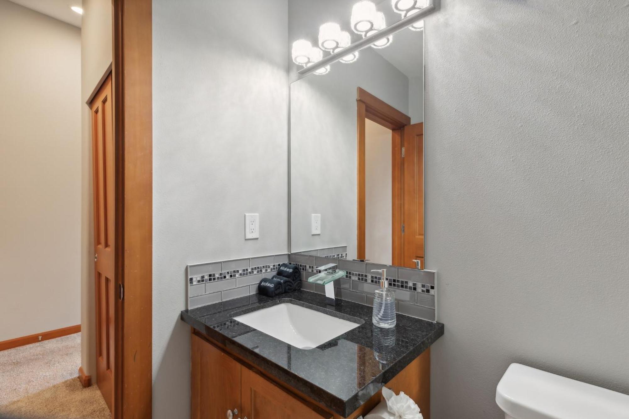 Appartement Charming 2br Townhouse Near *